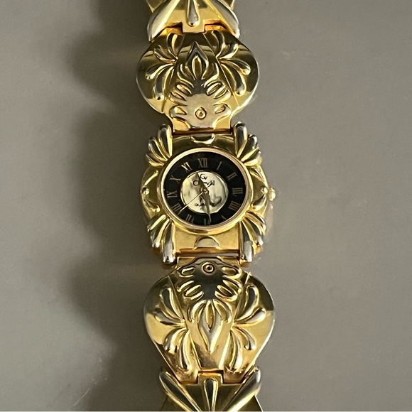 Vintage Ladies Cheval Gold Tone Bracelet Watch - Picture 4 of 16